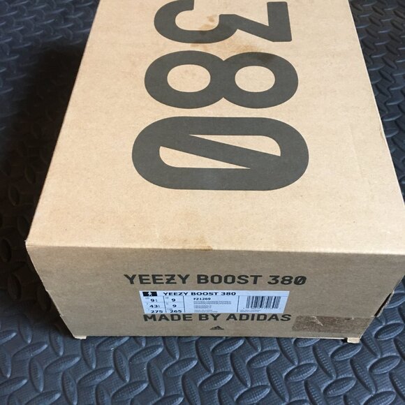 Yeezy 380 Pepper Size 9.5 Mens w/ Extra Laces - Picture 7 of 8